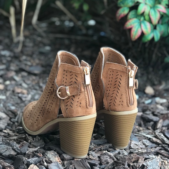 Tan open toe buckle accent booties - Picture 6 of 6